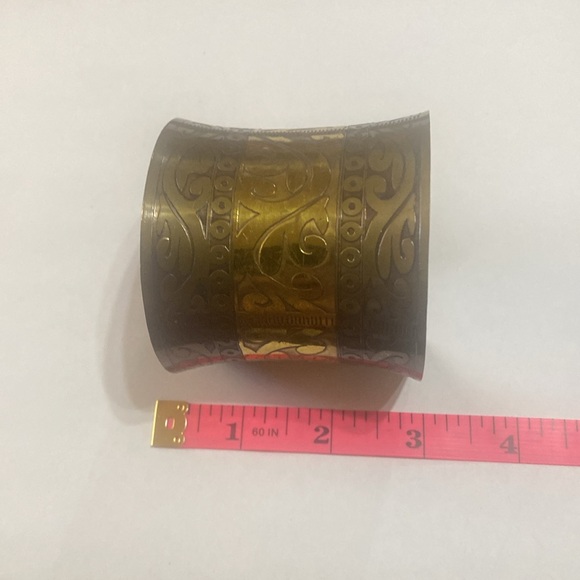 Cuff Bracelet - Picture 5 of 5